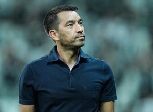 Van Bronckhorst’tan Gaziantep FK Maçı Öncesi Kritik Uyarılar!